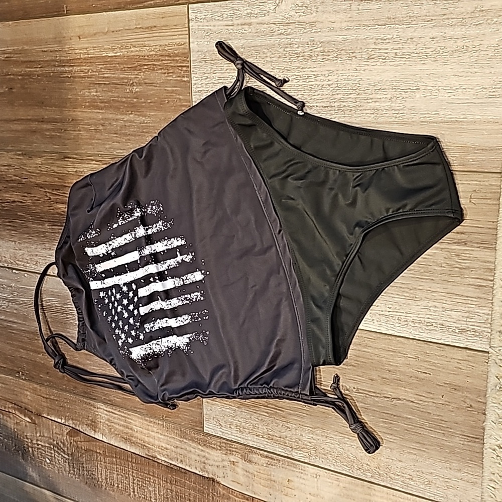 NWOT Black and white American flag themes halter top 2 piece swim suit